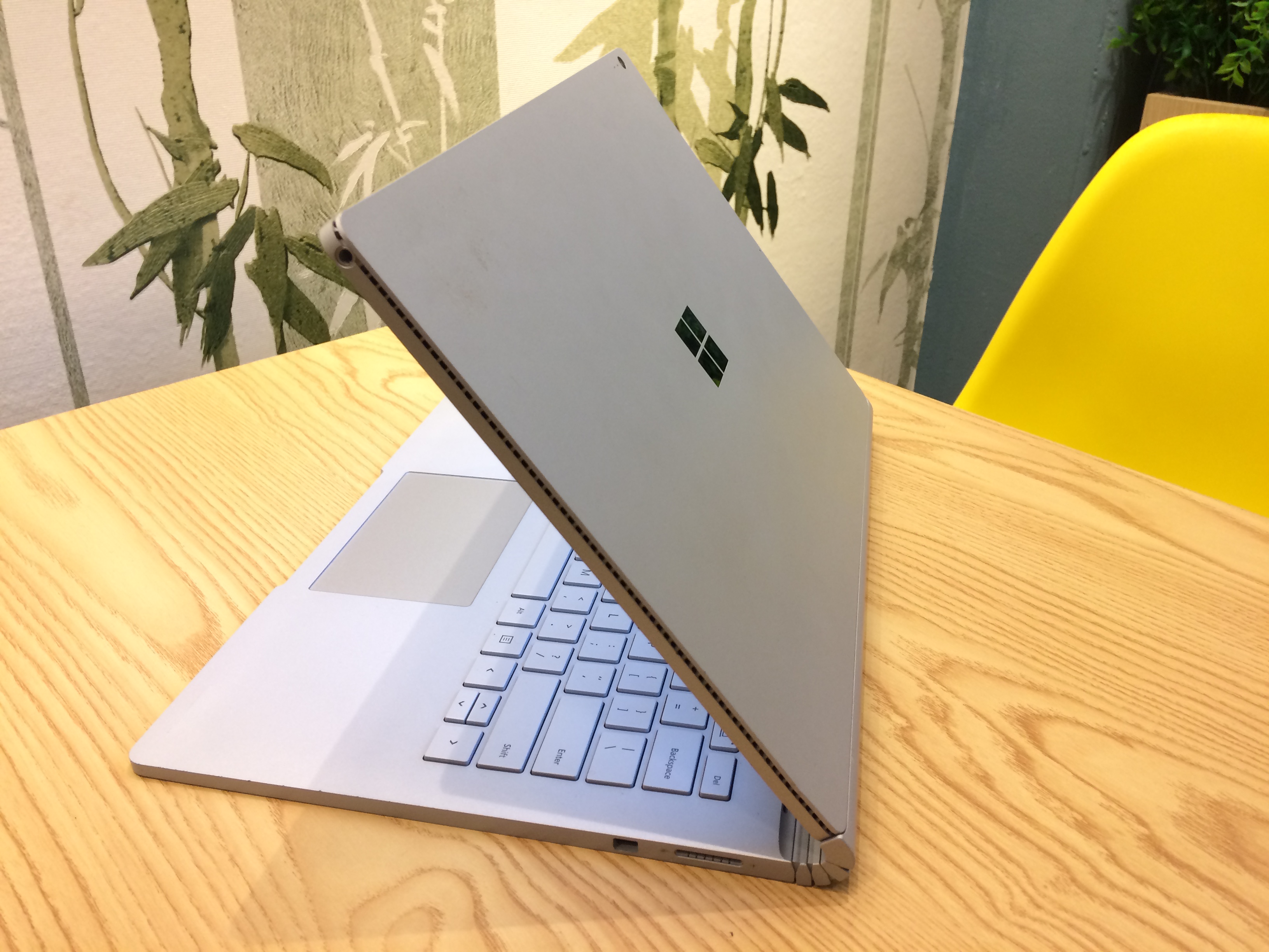surface-book-2-core-i7-gia-re